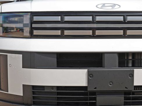 Used 2024 Hyundai Santa Fe SEL FWD image 10