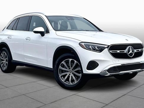 Certified 2025 Mercedes-Benz GLC 300 4MATIC image 3