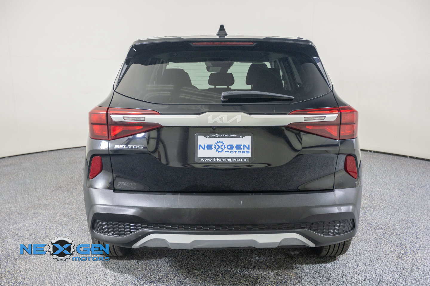 Used 2023 Kia Seltos LX AWD/4WD image 7