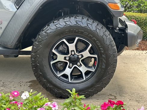 Used 2021 Jeep Wrangler Unlimited Rubicon AWD/4WD image 11