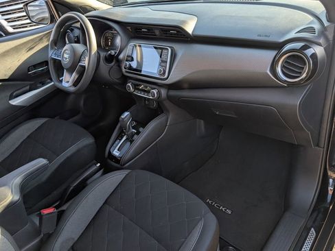 Used 2020 Nissan Kicks SV image 17
