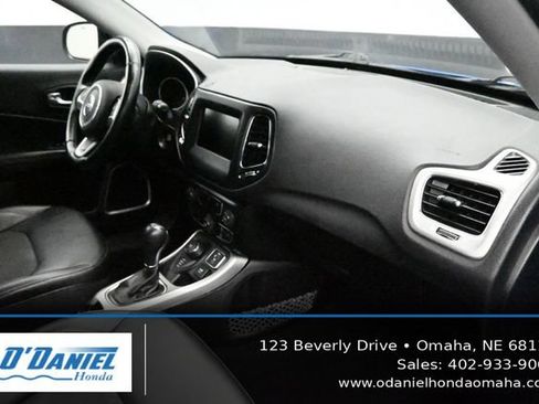 Used 2021 Jeep Compass Latitude w/ Convenience Group AWD/4WD image 41