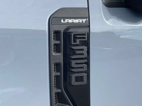 Used 2025 Ford F350 Lariat w/ Black Appearance Package AWD/4WD image 5