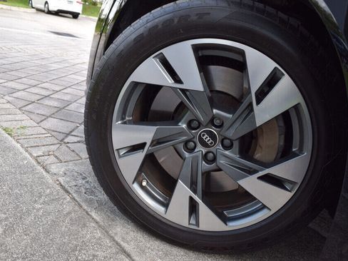 Used 2022 Audi e-tron Premium image 84