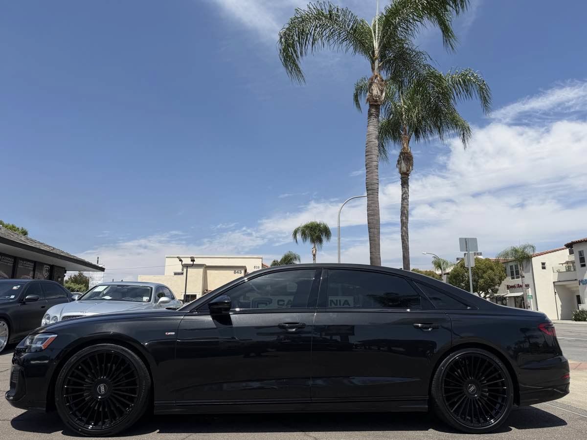 Used 2022 Audi A8 L 3.0T AWD/4WD image 2