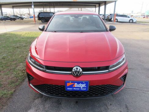 Used 2025 Volkswagen Jetta Sport image 8