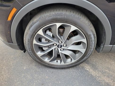 Certified 2023 Lincoln Nautilus Reserve image 10