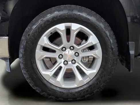 Used 2024 Chevrolet Silverado 1500 LTZ AWD/4WD image 30