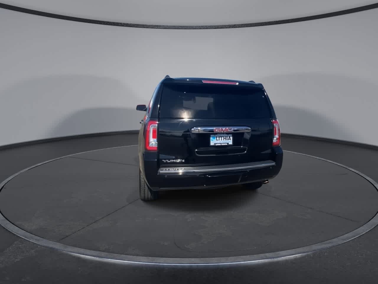 Used 2017 GMC Yukon Denali w/ Open Road Package AWD/4WD image 7