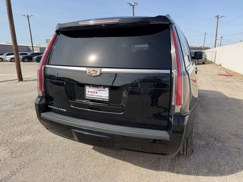 Used 2018 Cadillac Escalade Premium Luxury image 6
