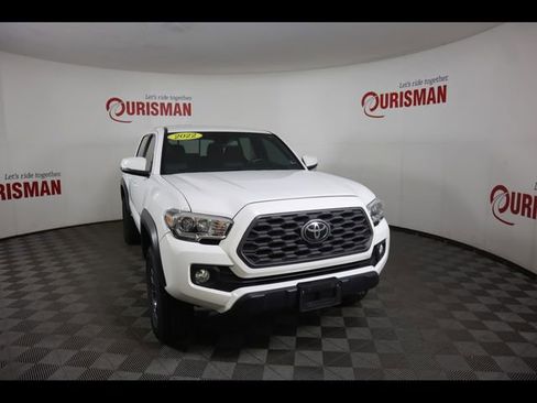 Used 2022 Toyota Tacoma TRD Off-Road AWD/4WD image 13