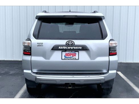 Used 2023 Toyota 4Runner TRD Off-Road Premium AWD/4WD image 4