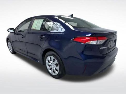 Certified 2022 Toyota Corolla LE w/ Carpet Mat Package (TMS) FWD image 7