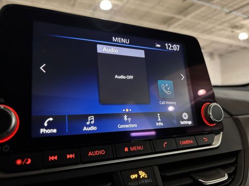 Used 2025 Nissan Altima 2.5 SV FWD image 20
