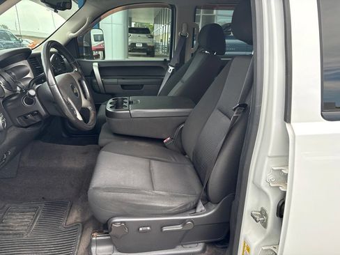 Used 2013 Chevrolet Silverado 2500 LT w/ Interior Plus Package AWD/4WD image 11
