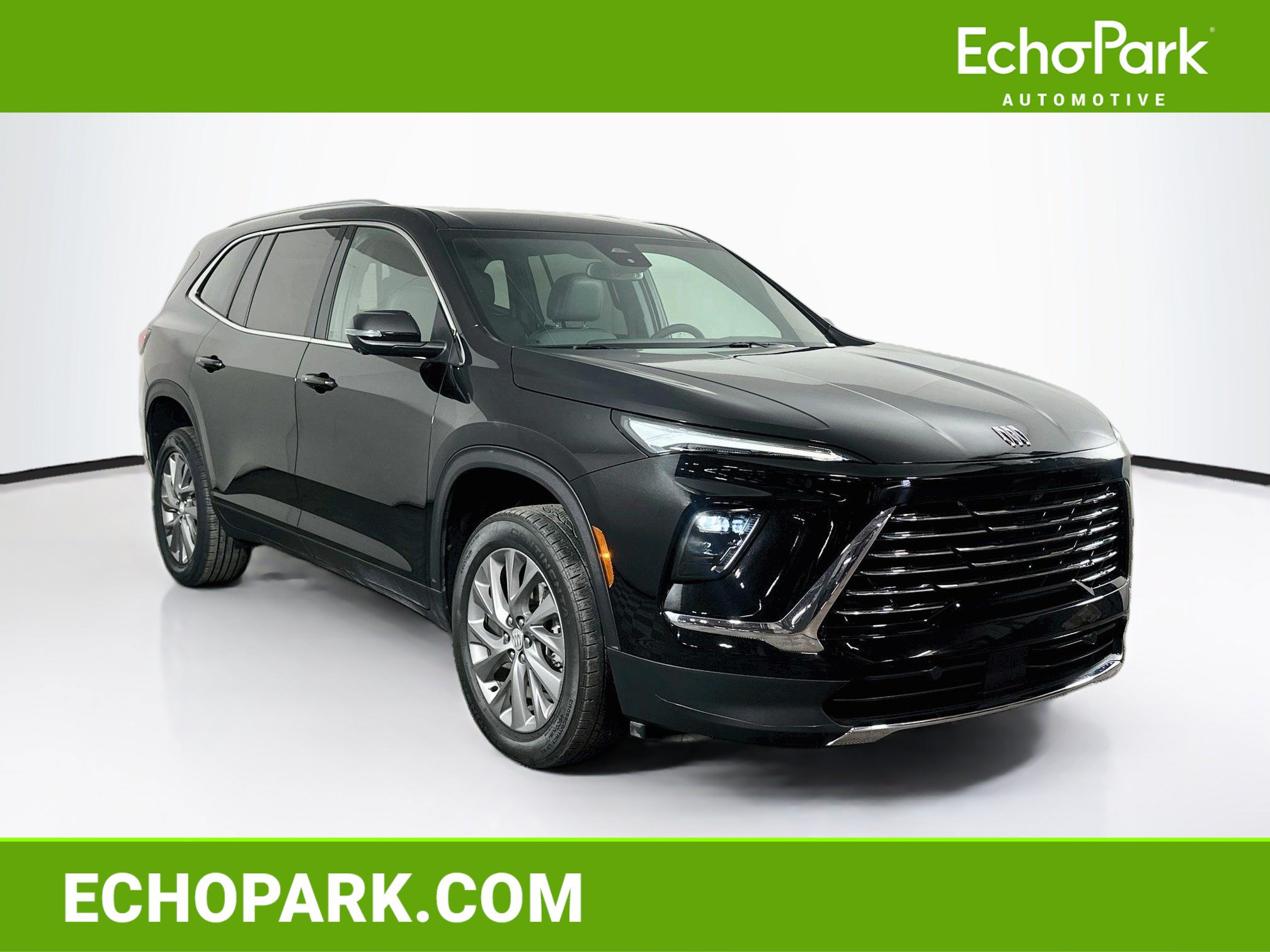 Used 2025 Buick Enclave Preferred FWD image 1
