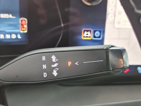 Used 2026 Chevrolet Traverse LT image 14