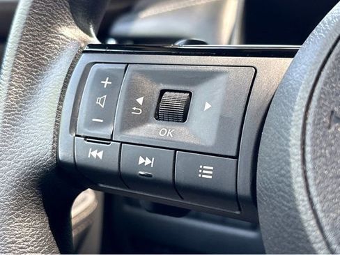 Certified 2023 Nissan Rogue SV FWD image 13