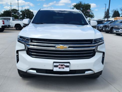 Used 2023 Chevrolet Suburban LT AWD/4WD image 2