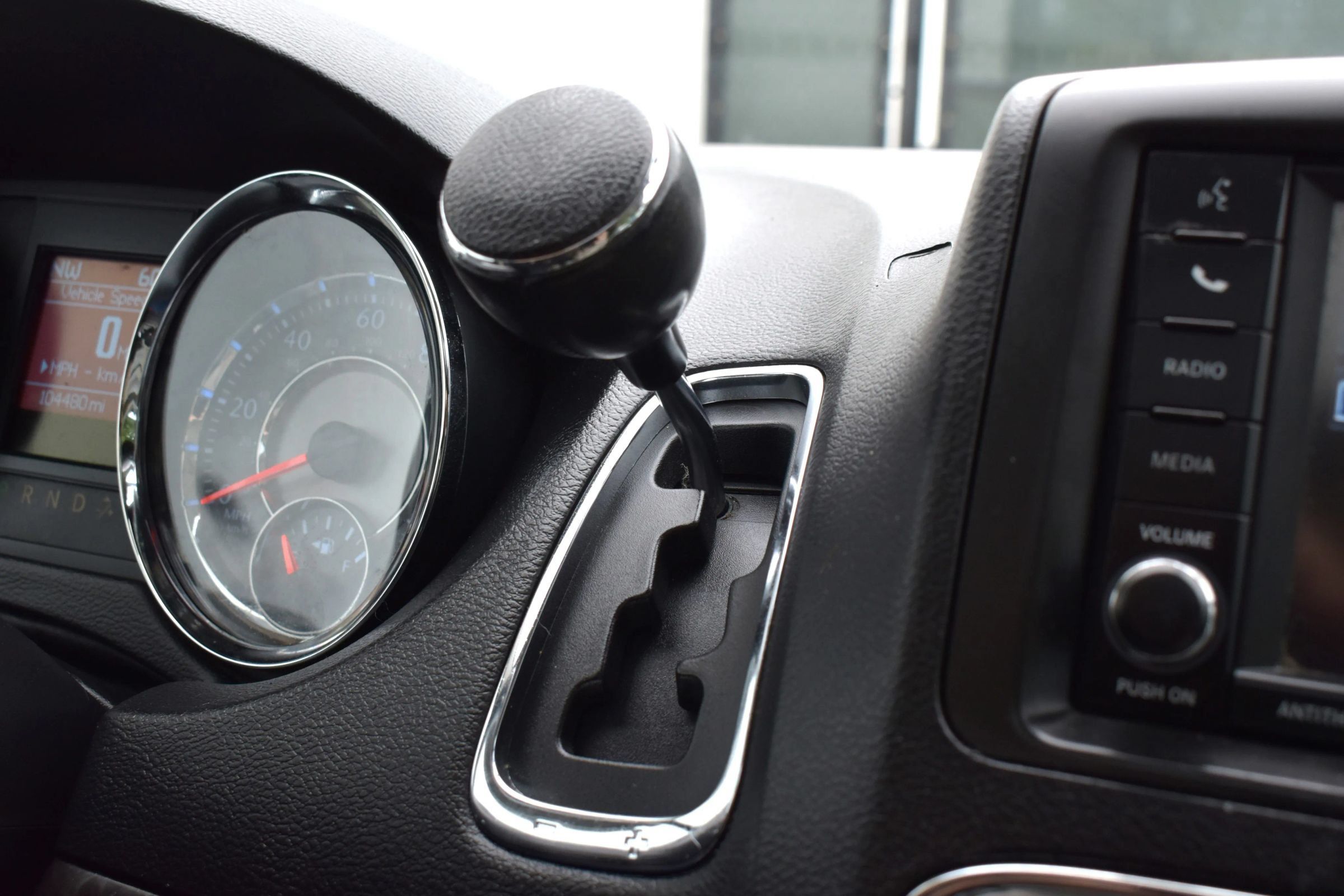 Used 2014 Chrysler Town & Country Limited w/ Luxury Group FWD image 20