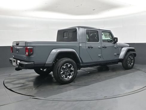 New 2026 Jeep Gladiator Sport AWD/4WD image 3