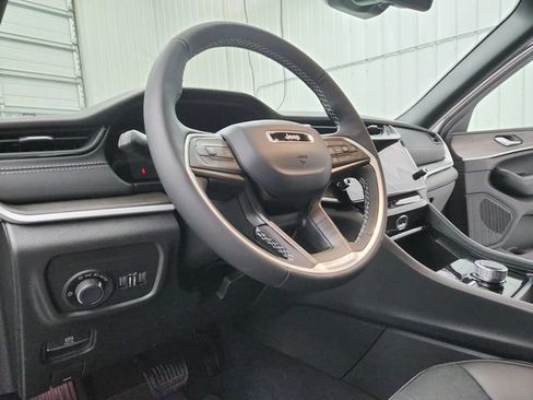 New 2026 Jeep Grand Cherokee L 4WD image 18
