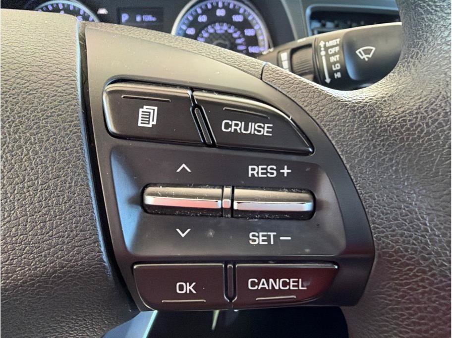 Used 2020 Hyundai Elantra SE w/ Cargo Package (C1) FWD image 18