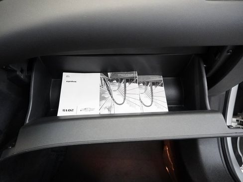 Used 2015 Chevrolet Impala LT w/ Convenience Package image 34