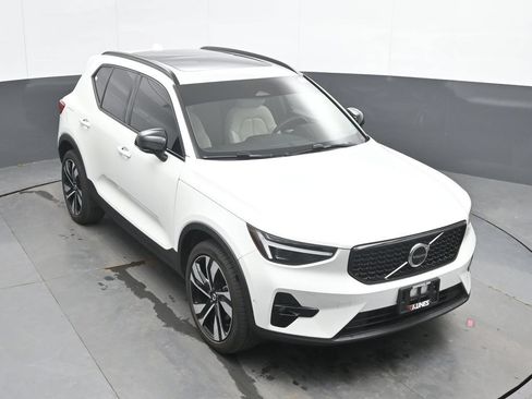 Used 2023 Volvo XC40 B5 Ultimate w/ Protection Package Premier AWD/4WD image 28
