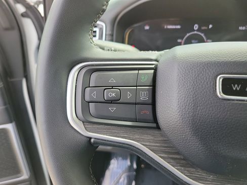 Used 2024 Jeep Wagoneer L Series II w/ Flexible Seating Group AWD/4WD image 25