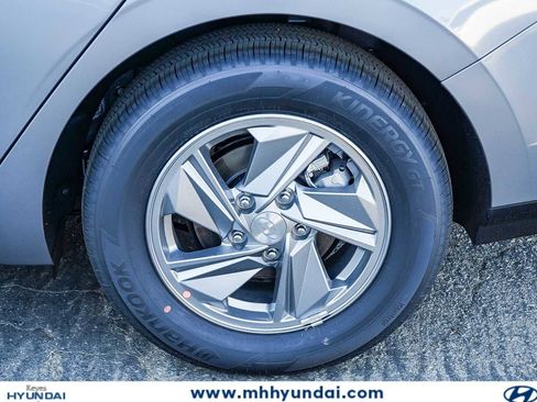 New 2026 Hyundai Elantra SE FWD image 11