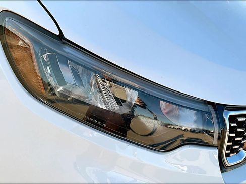 Used 2025 Jeep Compass Limited image 24