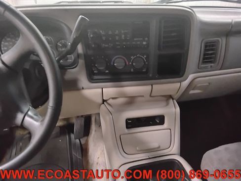 Used 2001 Chevrolet Tahoe LS w/ LS Preferred Equipment Group AWD/4WD image 12