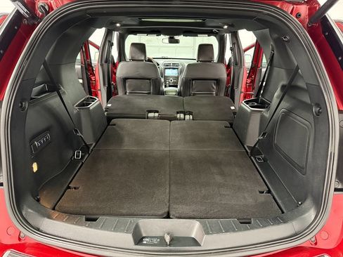 Used 2019 Ford Explorer Platinum AWD/4WD image 38