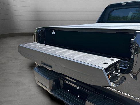 New 2025 GMC Sierra EV Denali image 11