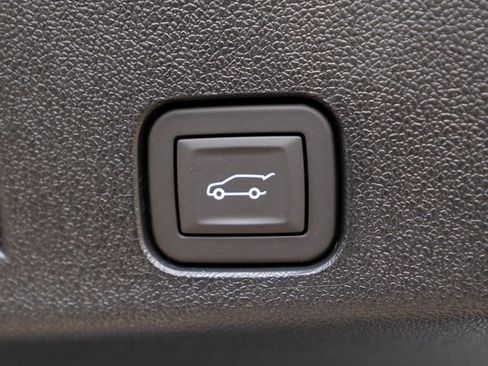 New 2026 Chevrolet Traverse RS w/ LPO, Floor Liner Package FWD image 42