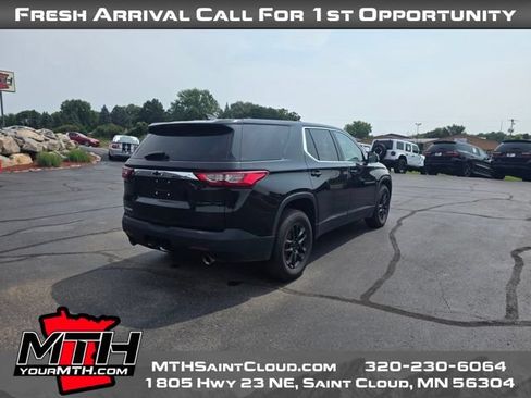 Used 2018 Chevrolet Traverse LS w/ LPO, Black Accent Package FWD image 8
