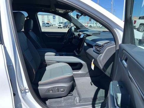 New 2026 GMC Acadia AT4 image 25