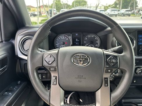 Used 2019 Toyota Tacoma TRD Sport AWD/4WD image 47