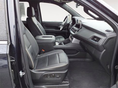 Used 2024 GMC Yukon SLT image 15