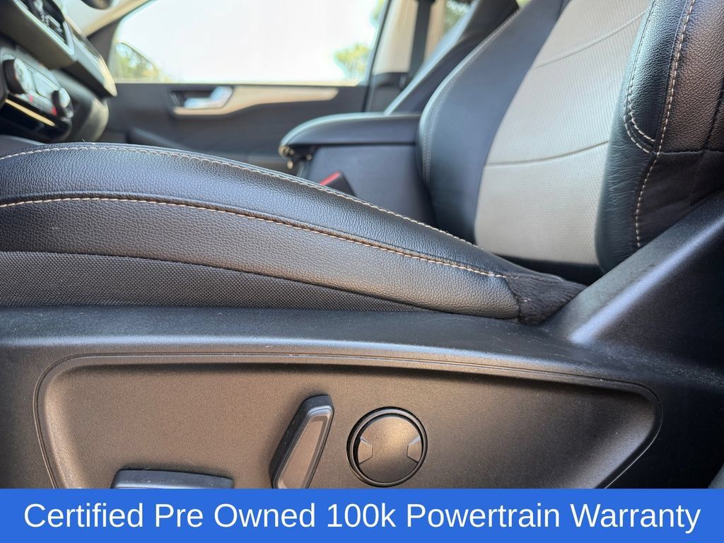 Certified 2022 Ford Escape Titanium w/ Titanium Elite Package AWD/4WD image 18