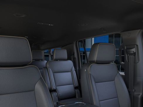 New 2025 Chevrolet Suburban Premier image 24