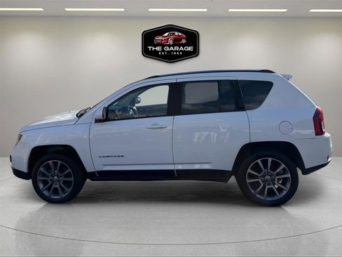 Used 2016 Jeep Compass High Altitude image 2