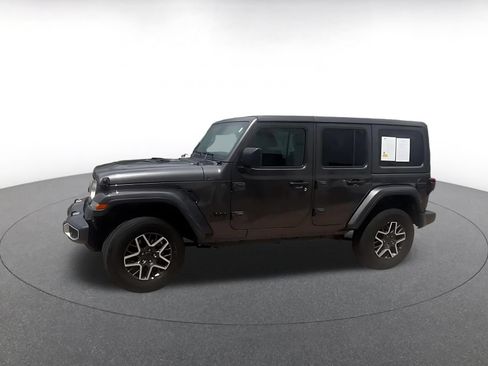 Used 2025 Jeep Wrangler Unlimited Sahara AWD/4WD image 7