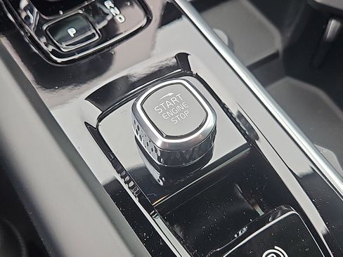 New 2026 Volvo XC60 B5 Plus w/ Protection Package Premier image 15