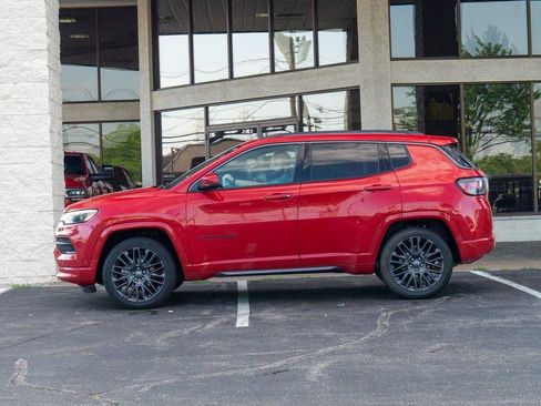 Used 2022 Jeep Compass Limited w/ (RED) Package AWD/4WD image 5