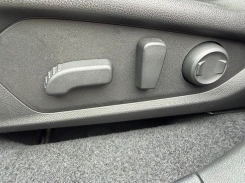 Used 2025 Subaru Forester Premium AWD/4WD image 19