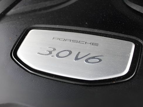 Used 2023 Porsche Cayenne AWD/4WD image 42