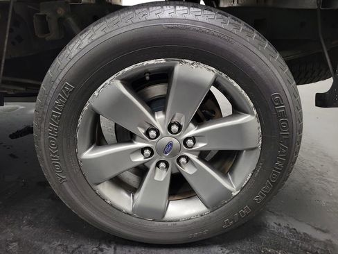 Used 2014 Ford F150 FX4 w/ Equipment Group 402A Luxury AWD/4WD image 11