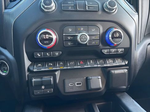 Used 2020 GMC Sierra 1500 Denali w/ Denali Ultimate Package AWD/4WD image 21